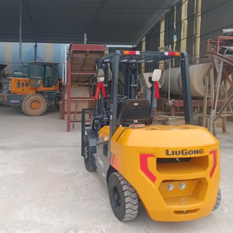 رافعة شوكية مخصصة للخدمة الشاق - مراجعة Heavy Equipment Useful Life وسعره